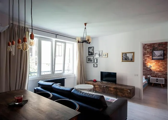 Retro Midtown Apartman